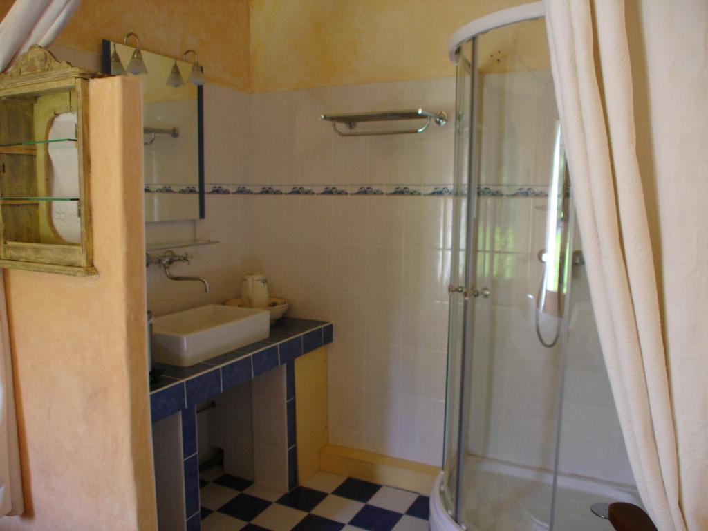 Domaine De La Grange Neuve Ξενοδοχείο La Roque-sur-Pernes Δωμάτιο φωτογραφία